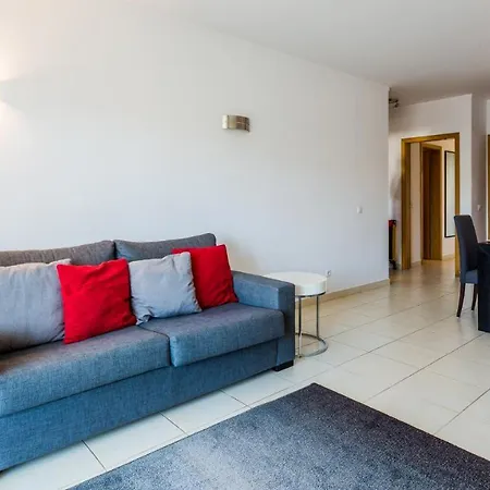 2-b Sleeps 6 Pool Parking Apartment Albufeira
