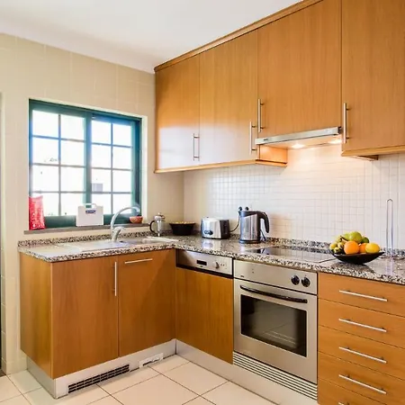 2-b Sleeps 6 Pool Parking Apartment Albufeira